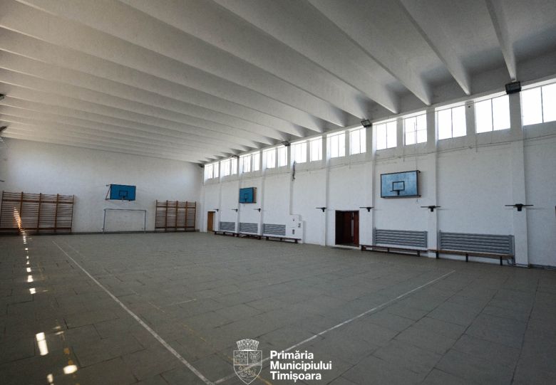 Se pregătește modernizarea sălii de sport a Liceului Tehnologic Transporturi Auto din Timișoara