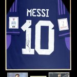 E ultimul Mondial pentru Messi și Ronaldo! Tricourile legendelor din fotbal, în licitație!